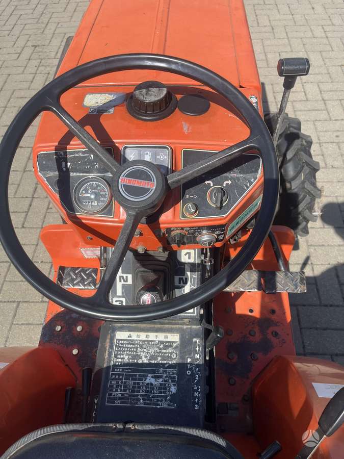 Hinomoto C-144, garden tractors