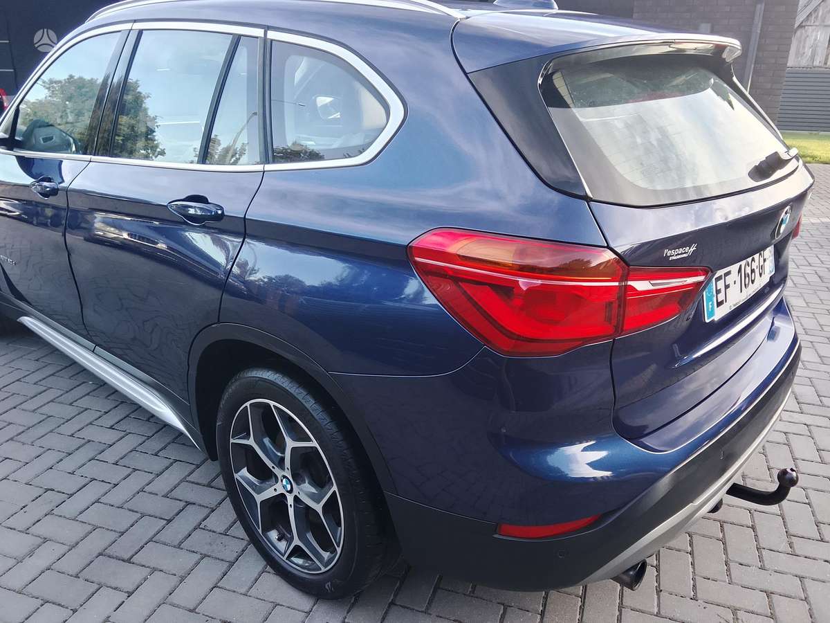 BMW X1, 2.0 l., Внедорожник / Кроссовер