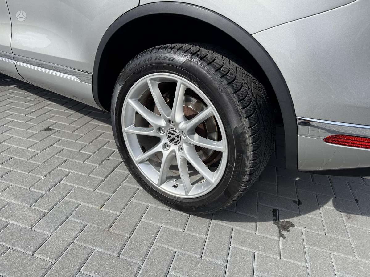 Volkswagen Touareg - 12