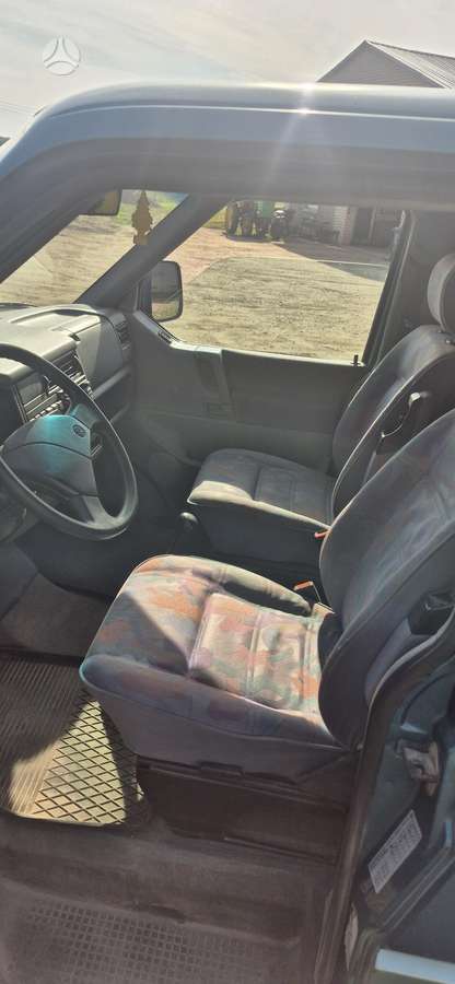 Volkswagen Multivan - 2