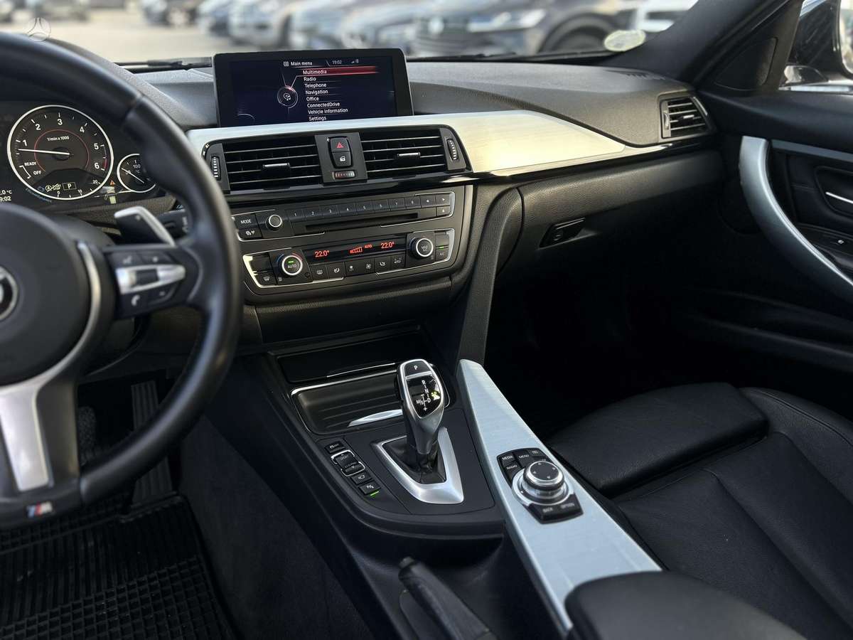 BMW 330, 3.0 l., wagon