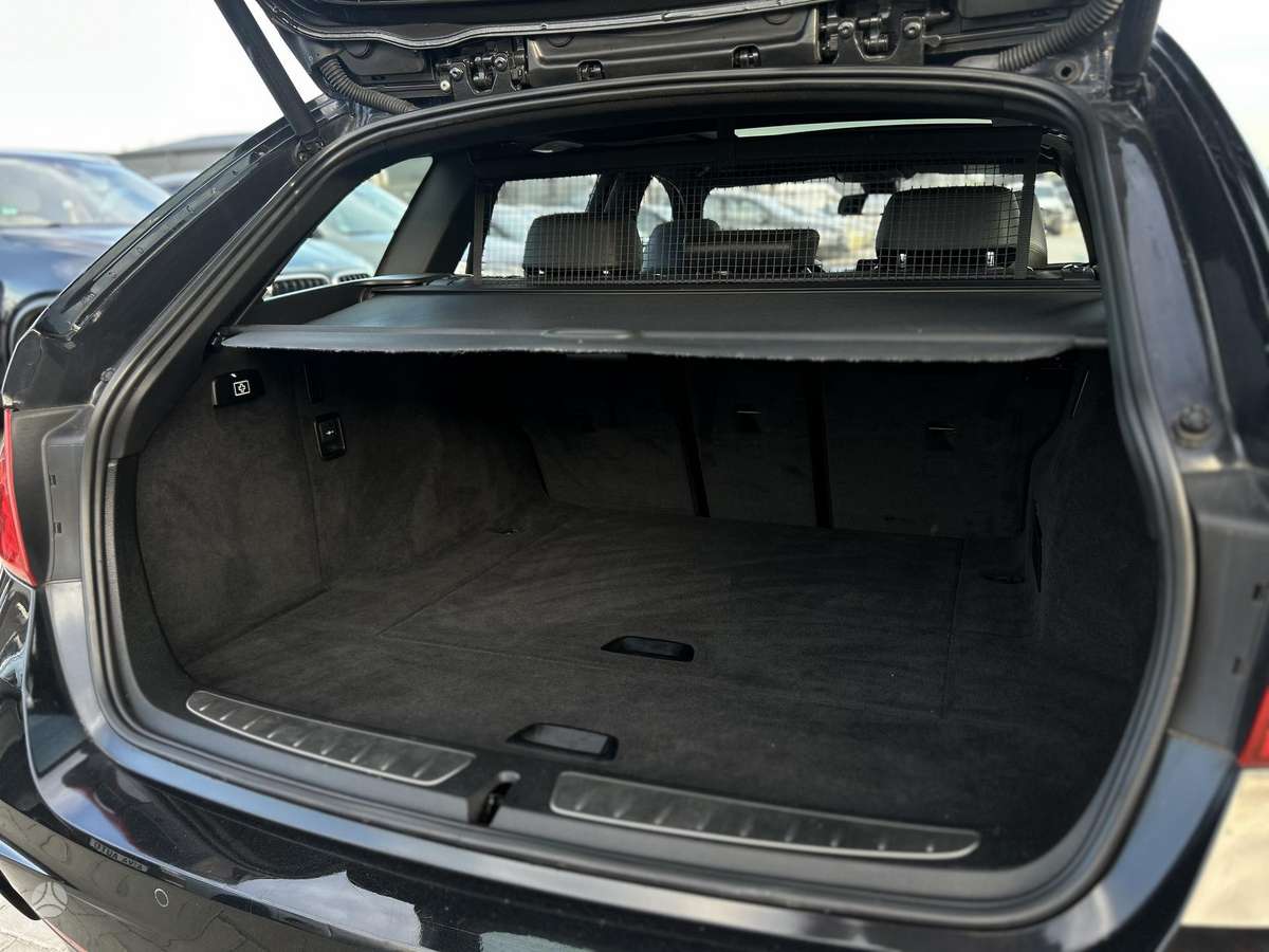 BMW 330, 3.0 l., wagon