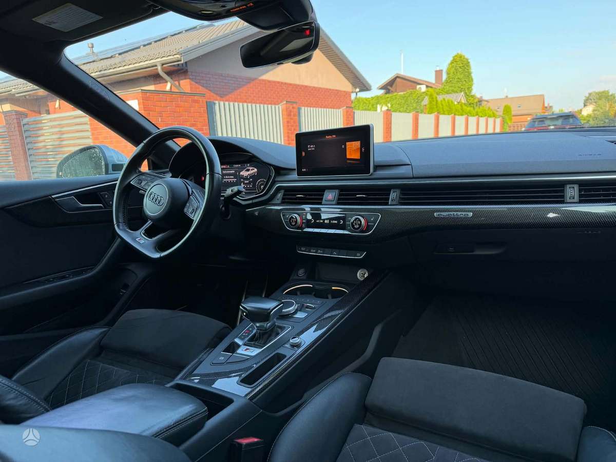 Audi S5, 3.0 l., Седан