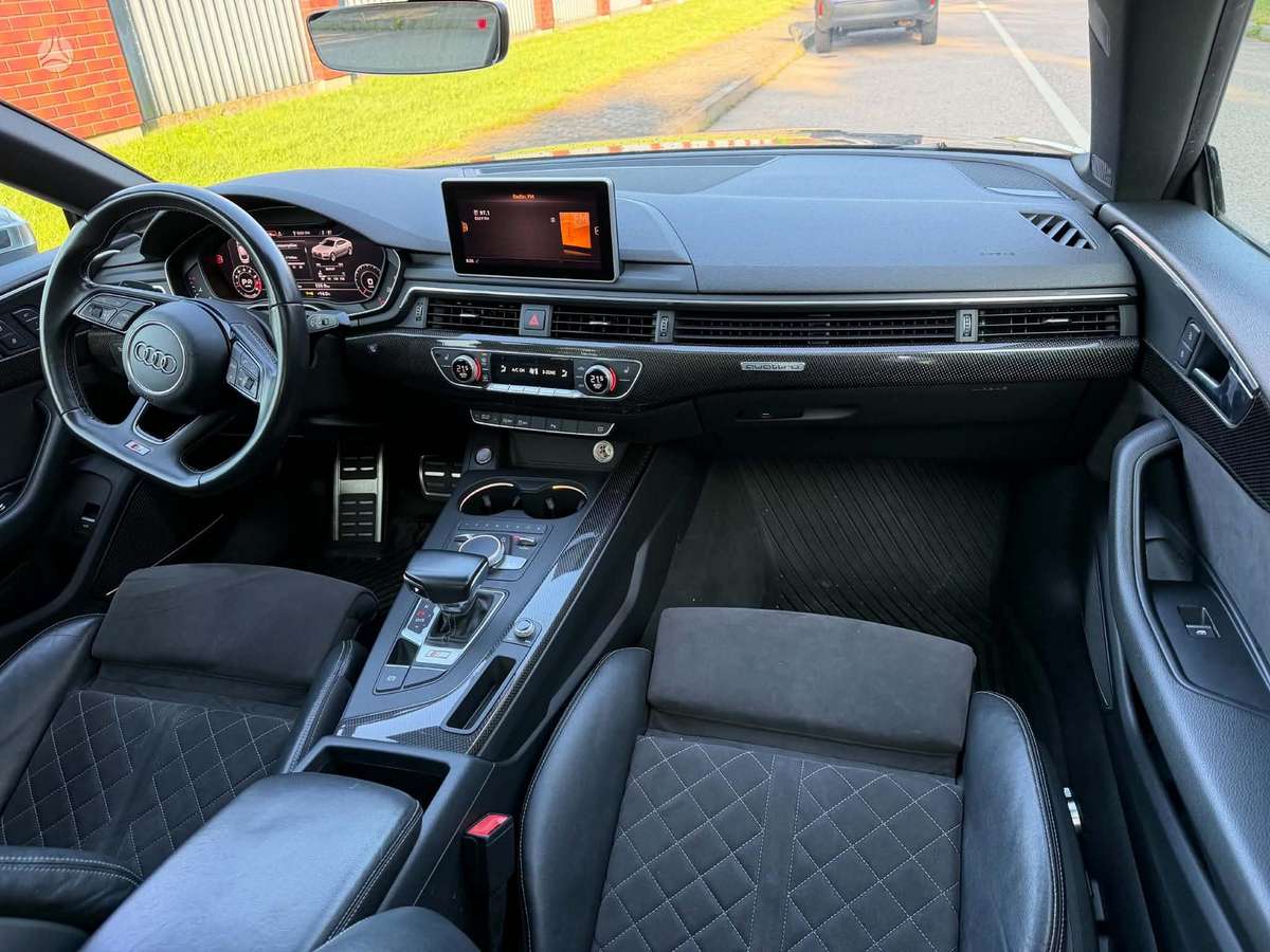 Audi S5, 3.0 l., Седан