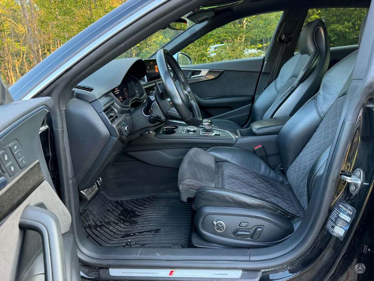 Audi S5, 3.0 l., Седан