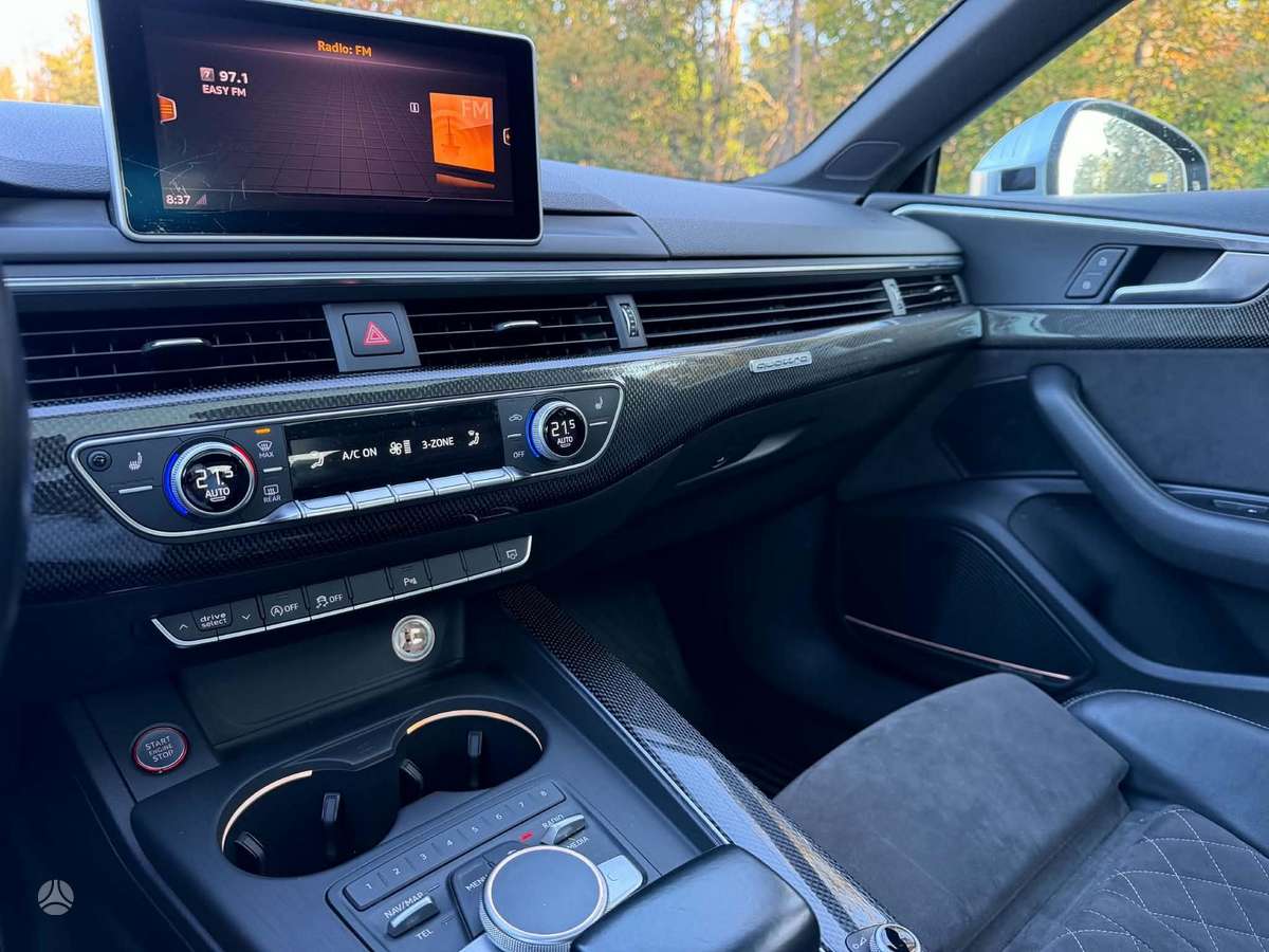 Audi S5, 3.0 l., Седан