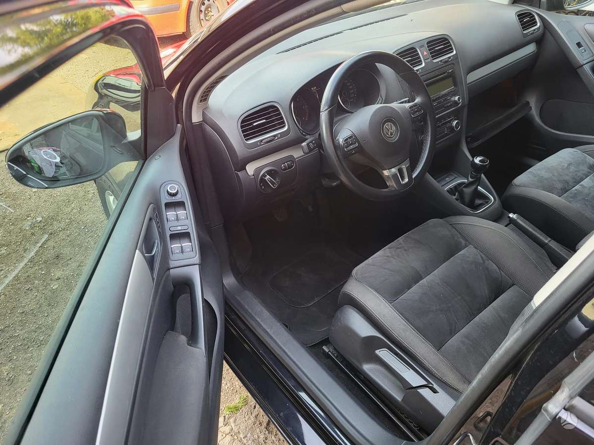 Volkswagen Golf - 5