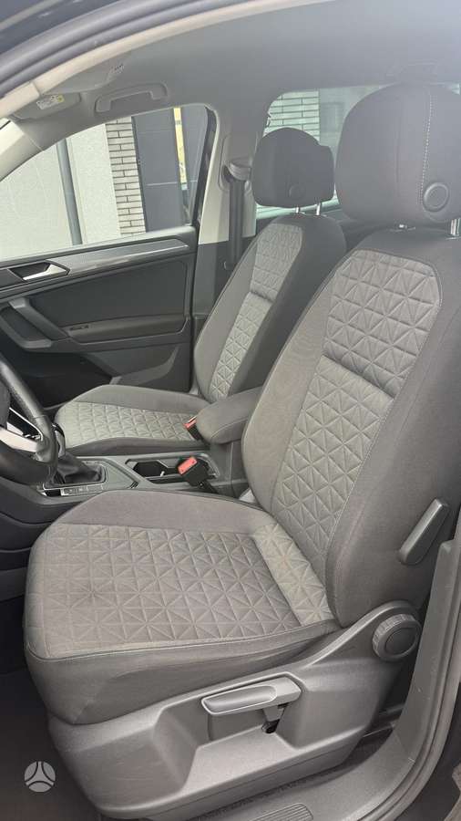 Volkswagen Tiguan - 9