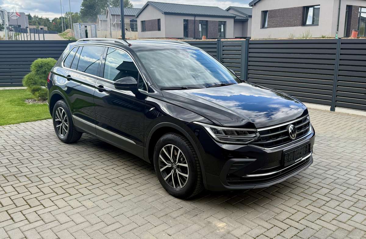 Volkswagen Tiguan - 2