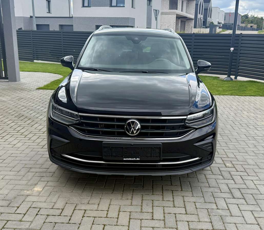 Volkswagen Tiguan - 3