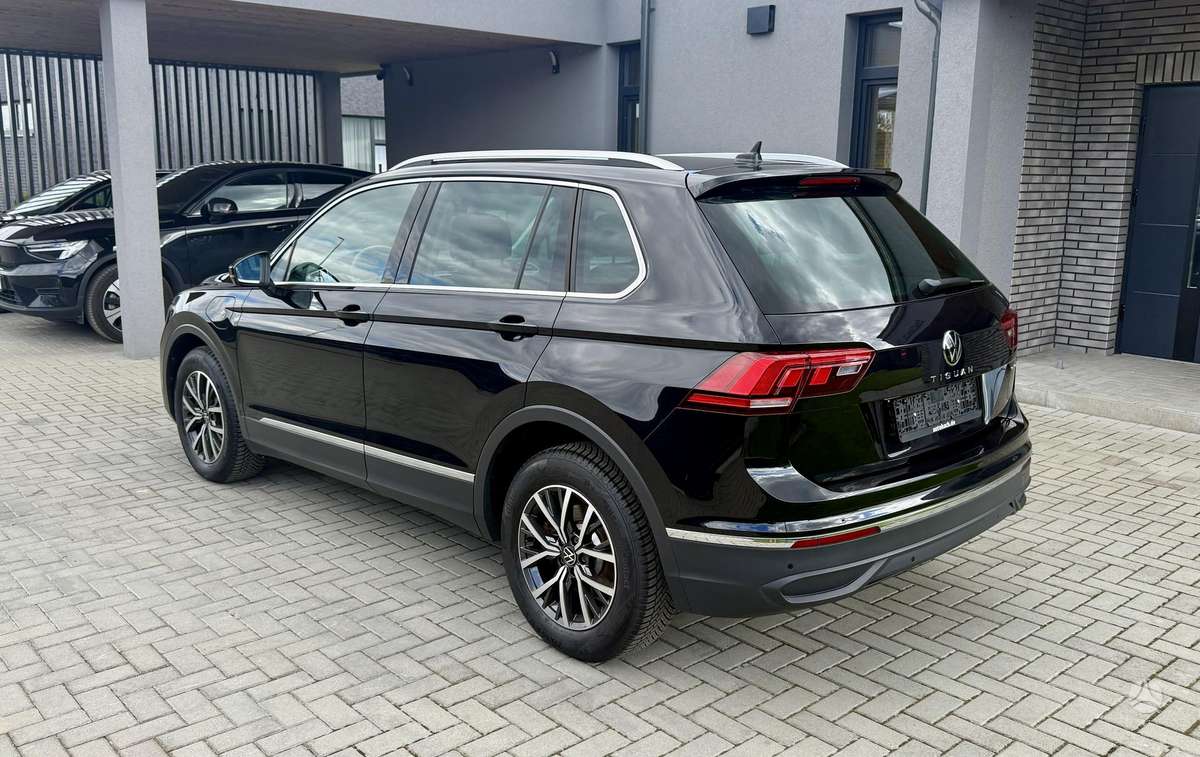 Volkswagen Tiguan - 4