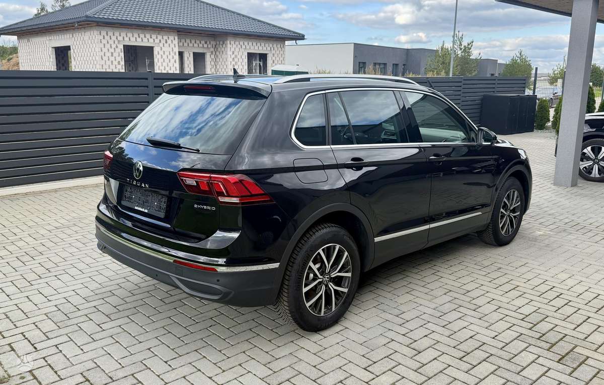 Volkswagen Tiguan - 5