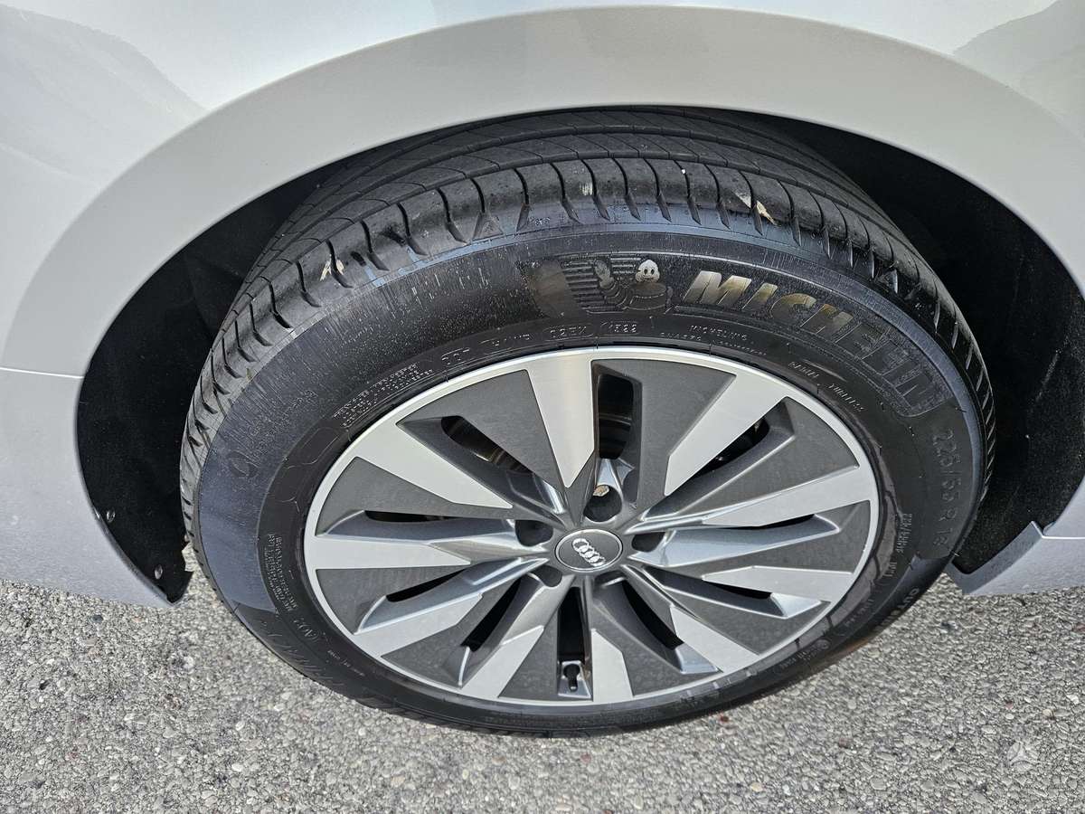 Audi A6, 2.0 l., Седан