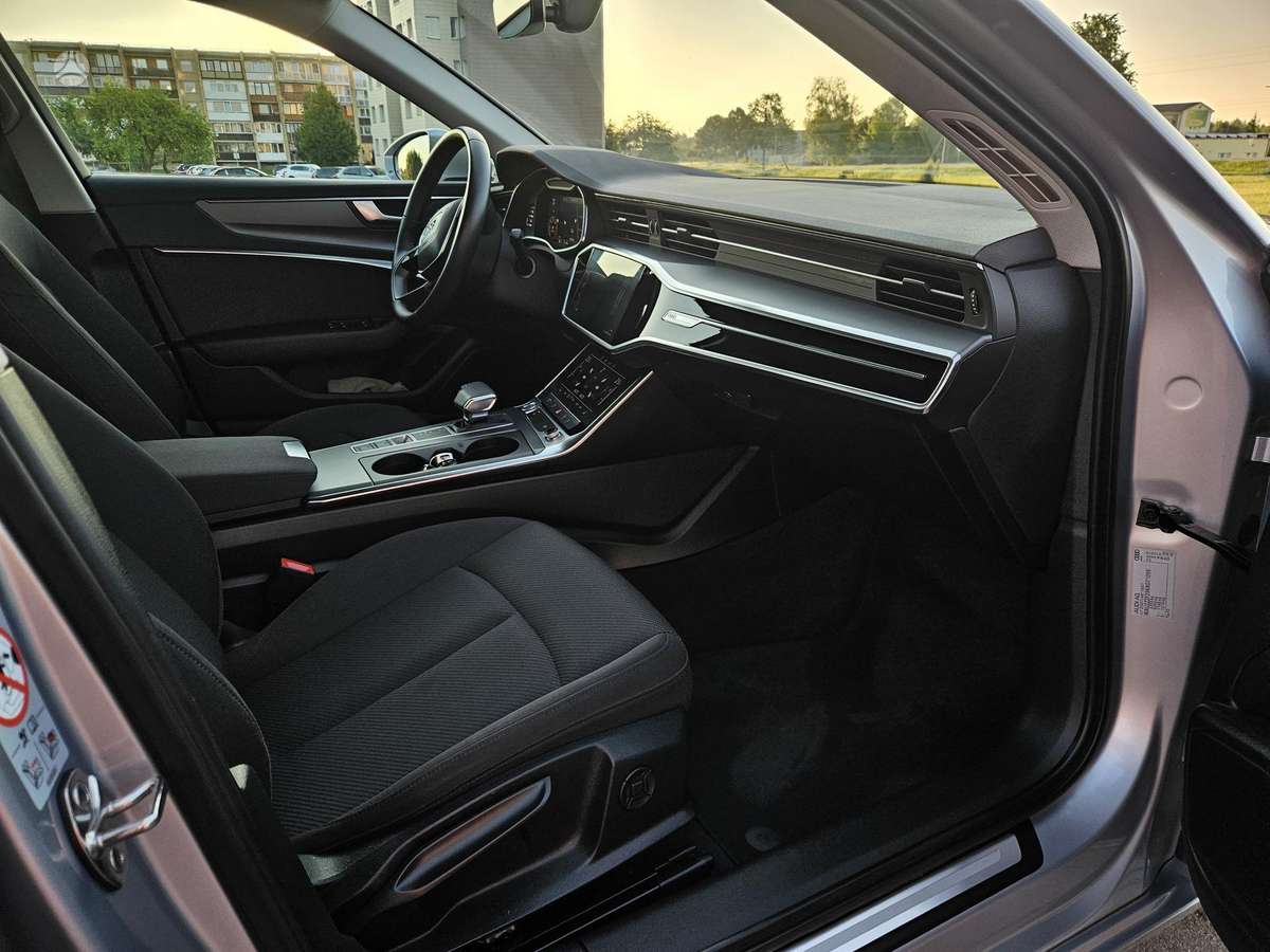 Audi A6, 2.0 l., Седан