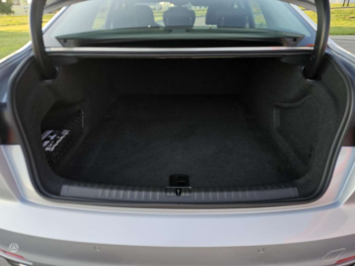 Audi A6, 2.0 l., Седан