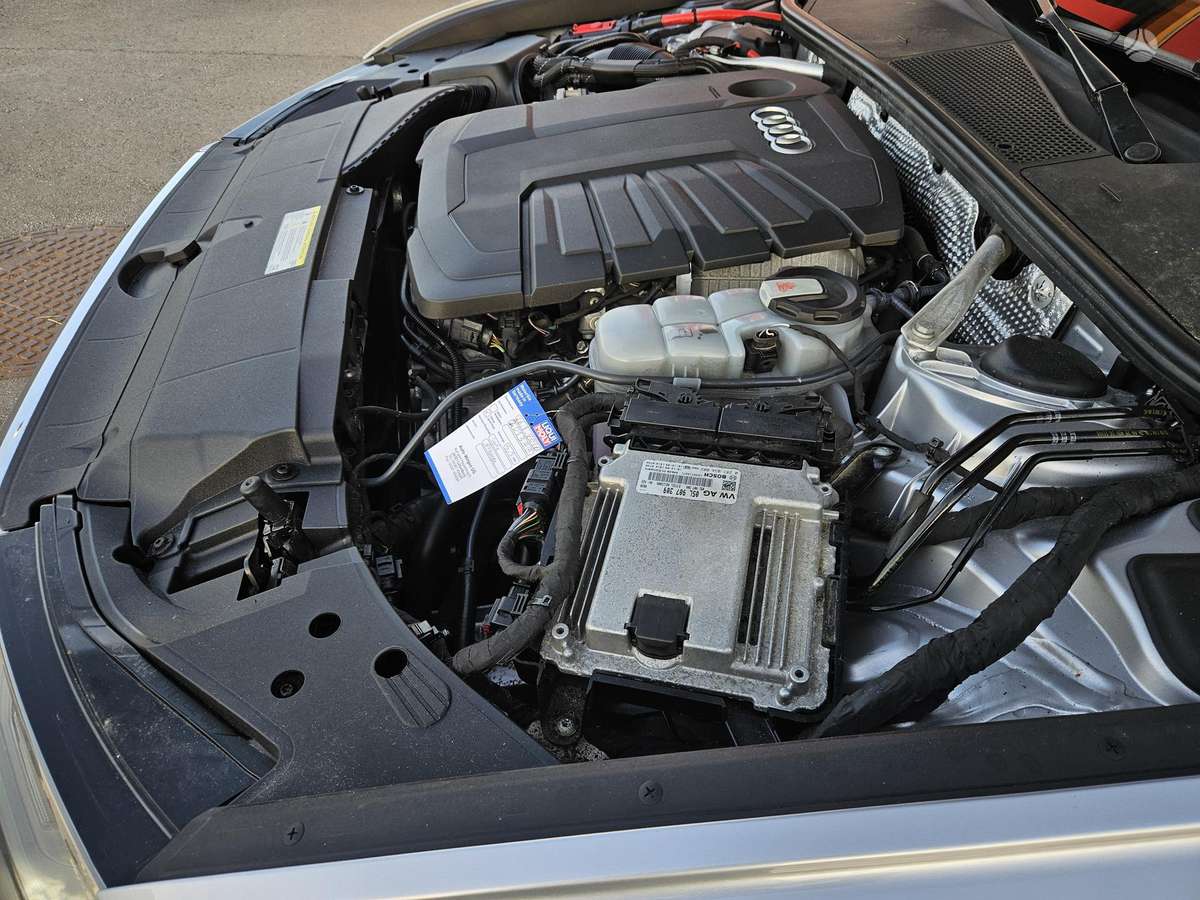 Audi A6, 2.0 l., Седан