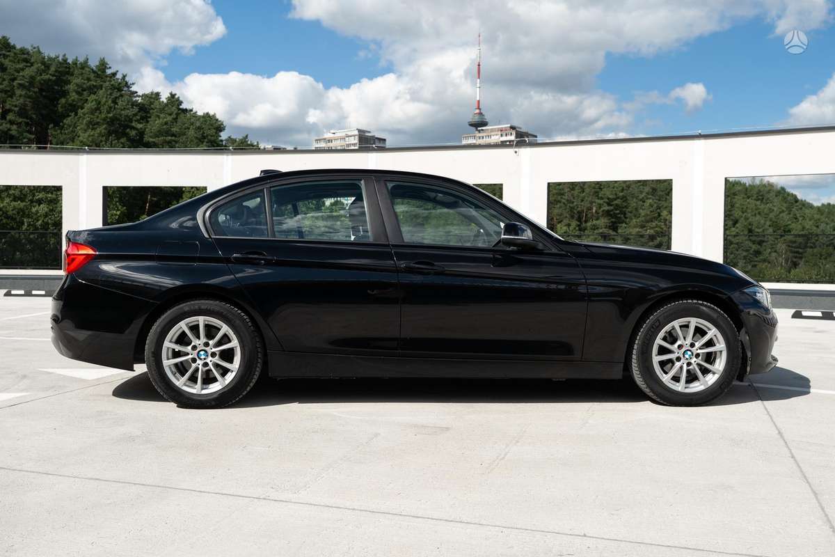 BMW 318, 1.5 l., Седан