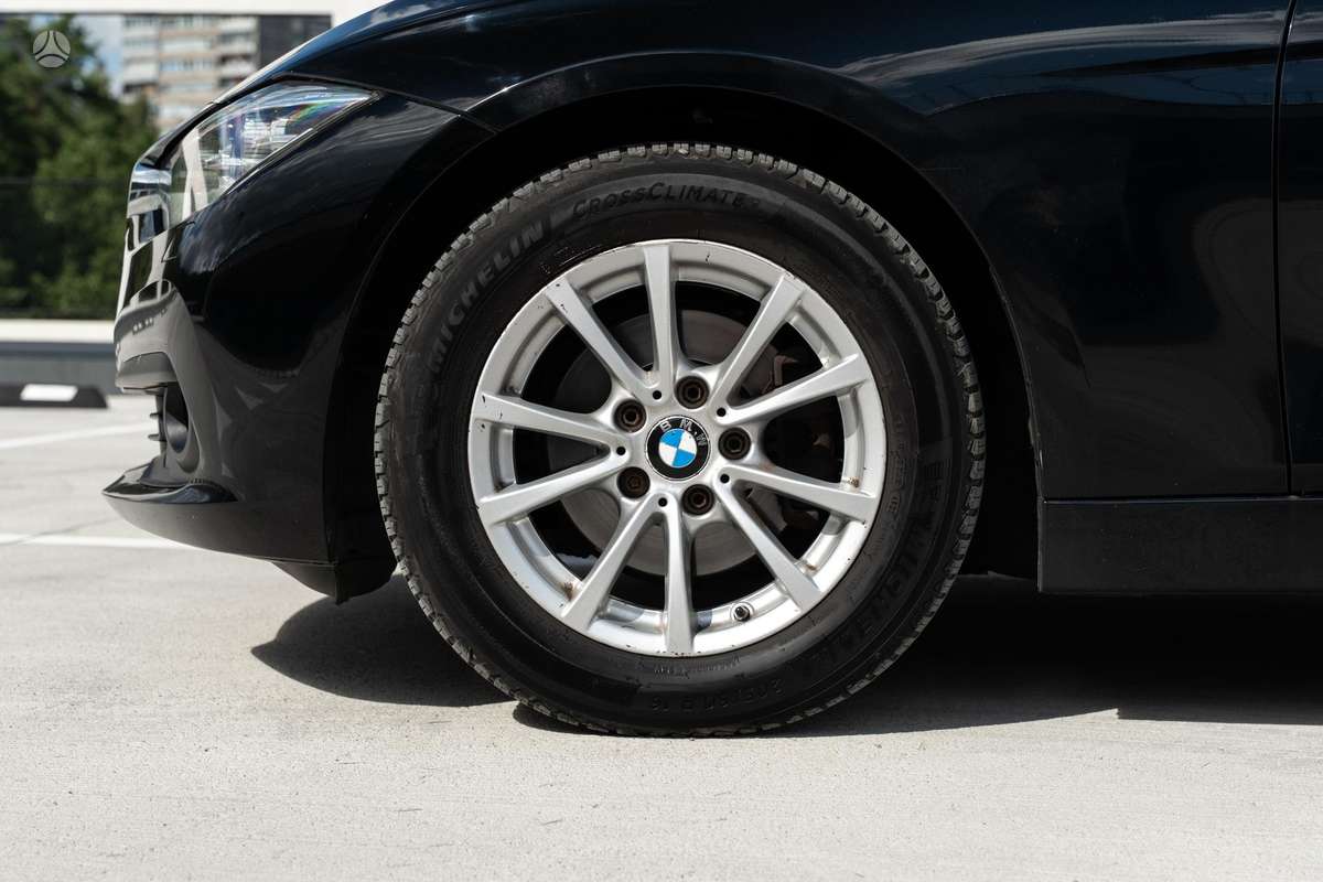 BMW 318, 1.5 l., Седан