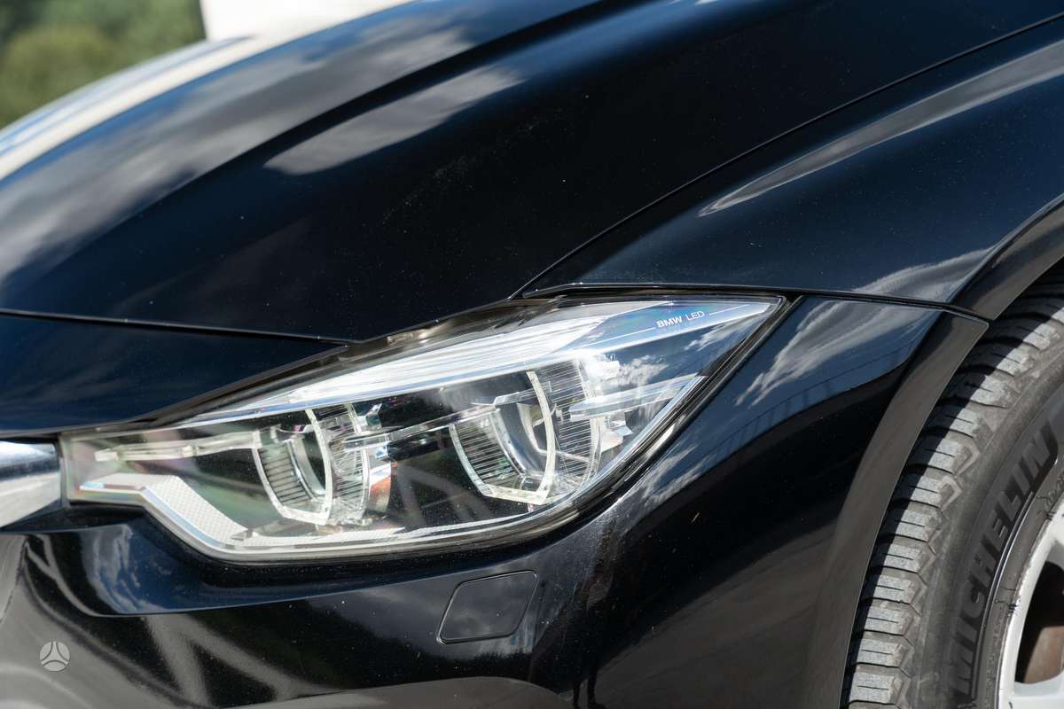 BMW 318, 1.5 l., Седан