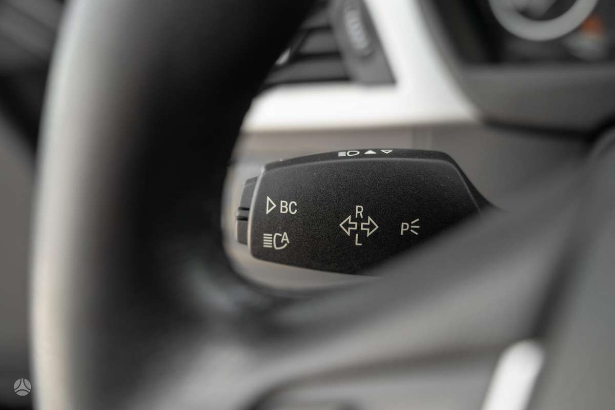 BMW 318, 1.5 l., Седан