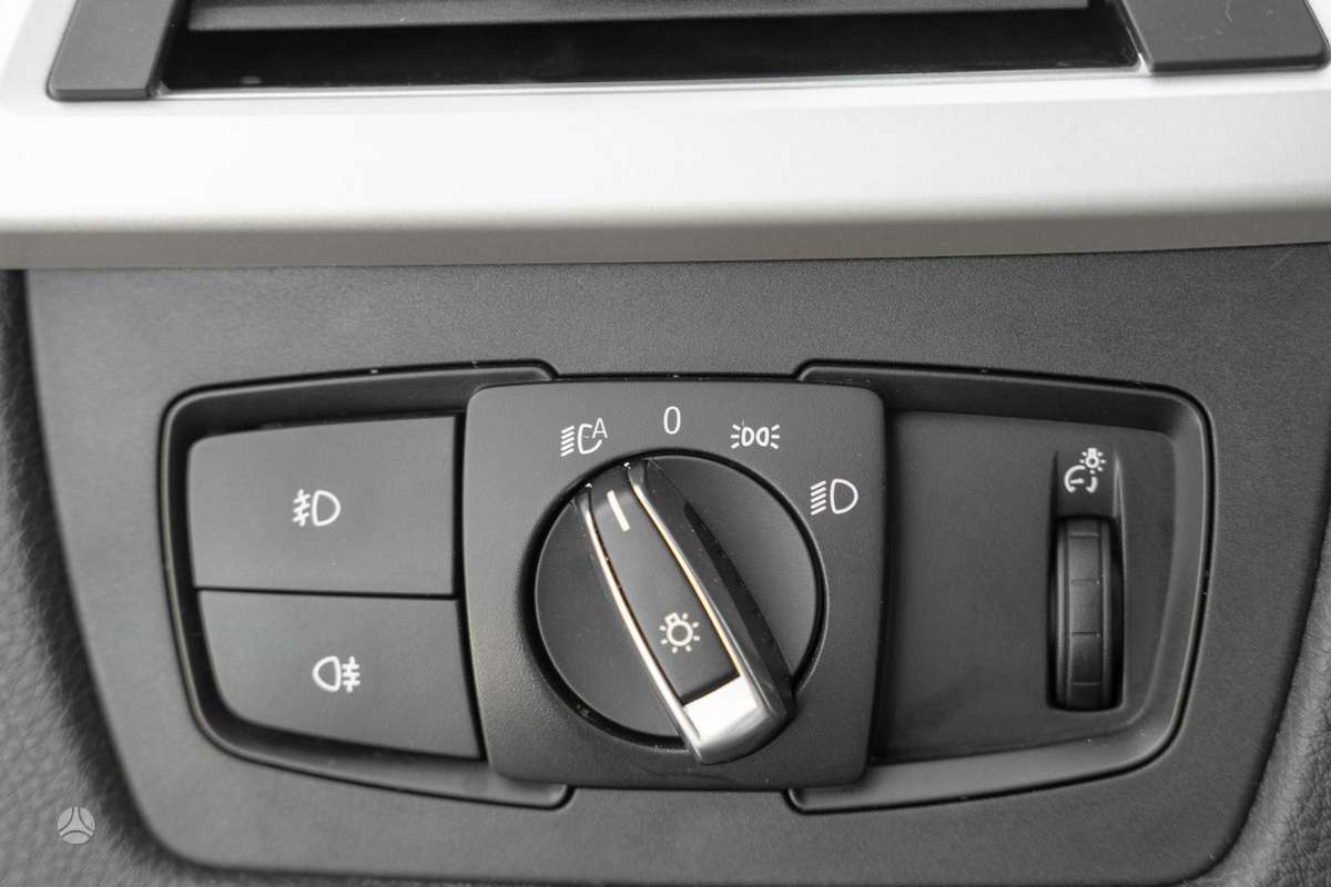 BMW 318, 1.5 l., Седан
