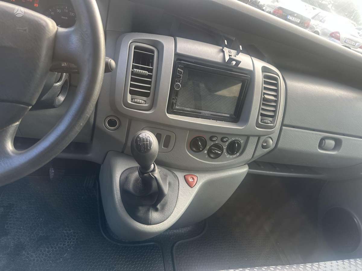 Renault Trafic - 8