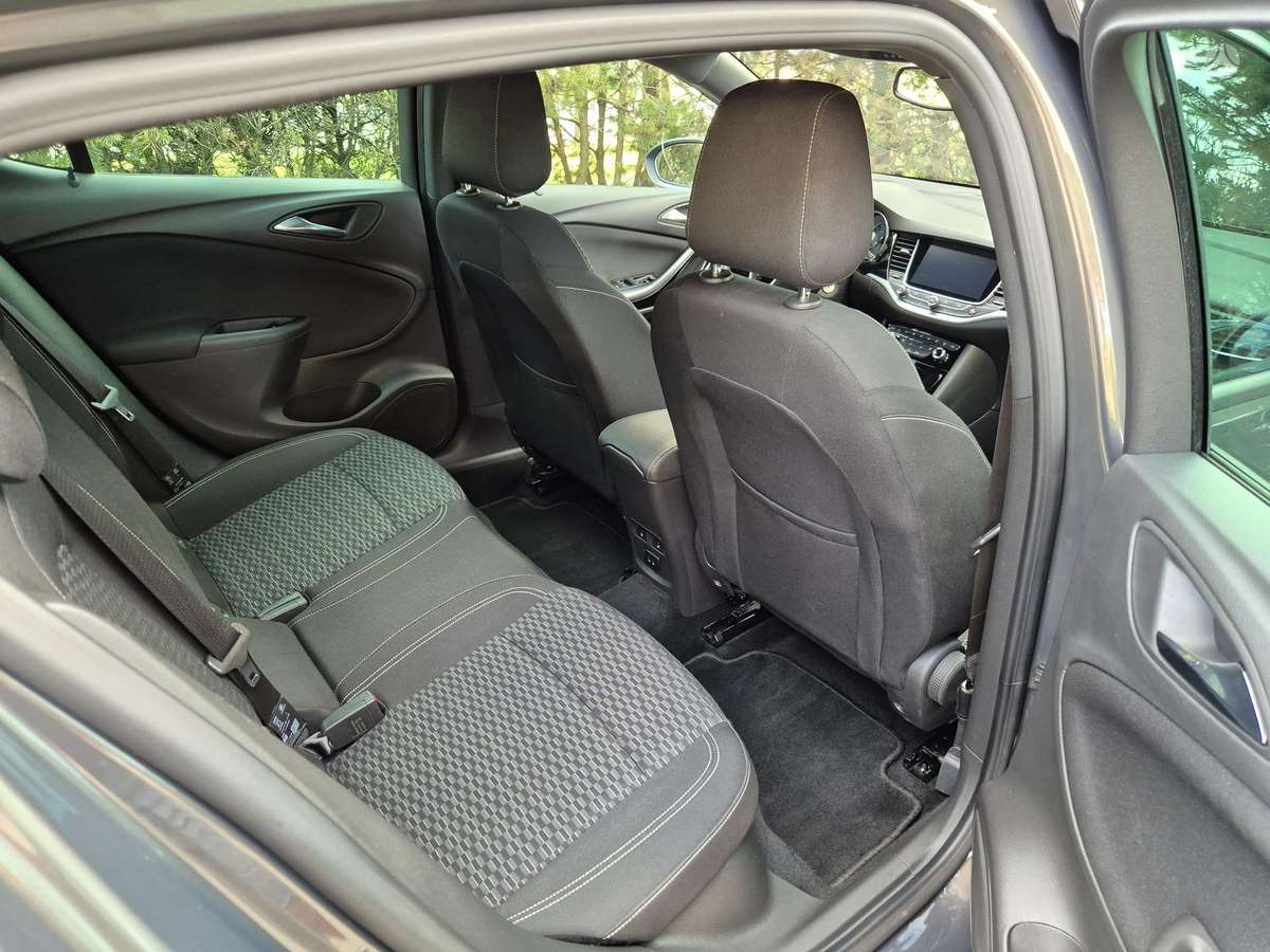 Opel Astra, 1.6 l., Хэтчбек