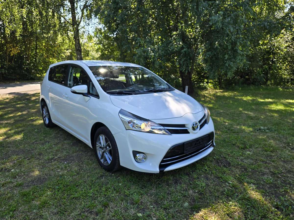 Toyota Verso - 3