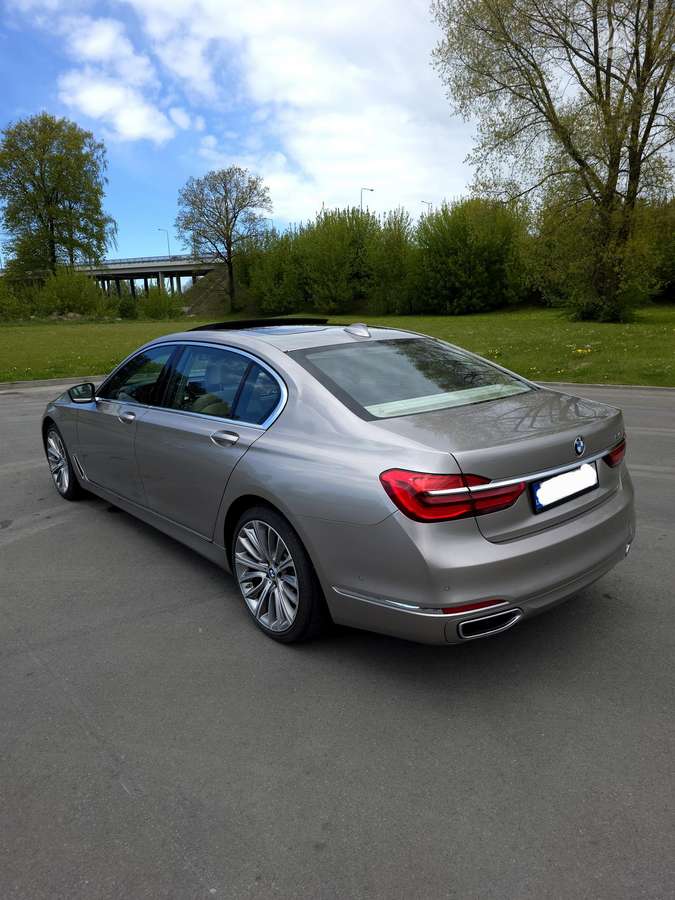 BMW 740, 3.0 l., Седан