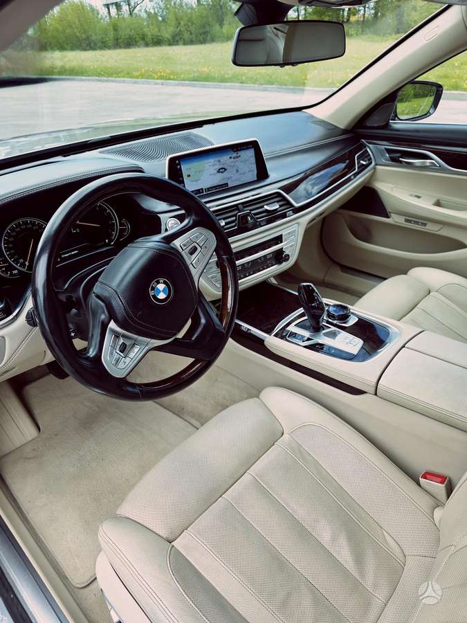 BMW 740, 3.0 l., Седан