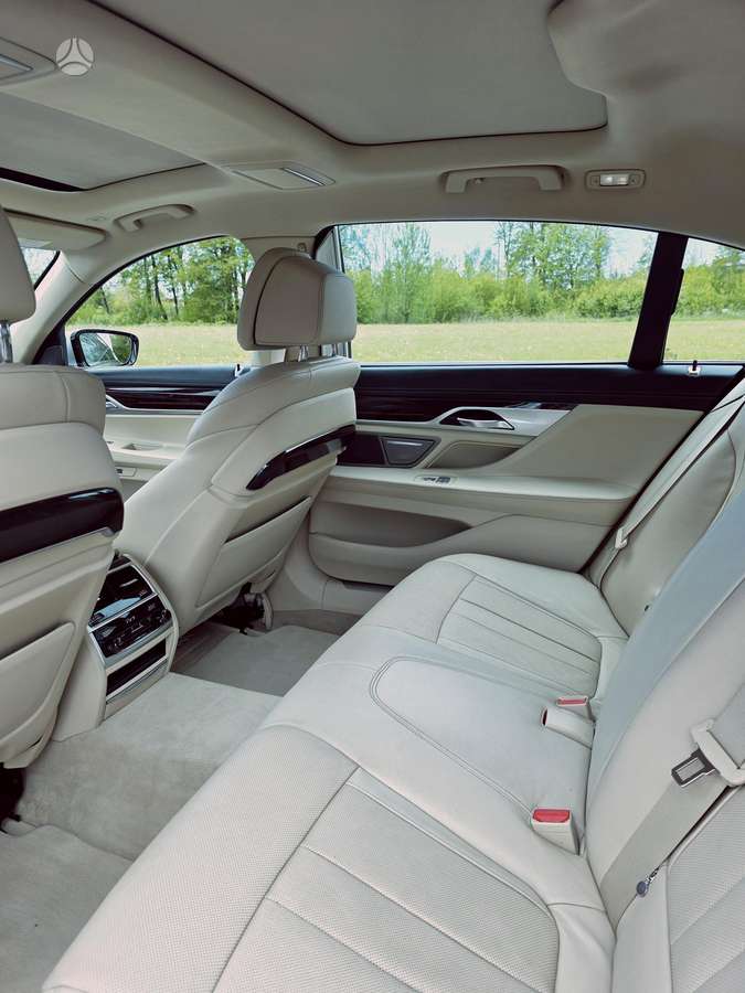 BMW 740, 3.0 l., Седан
