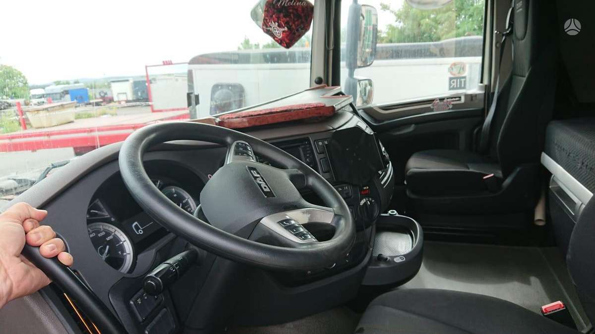 DAF XF106.530, double sleeper