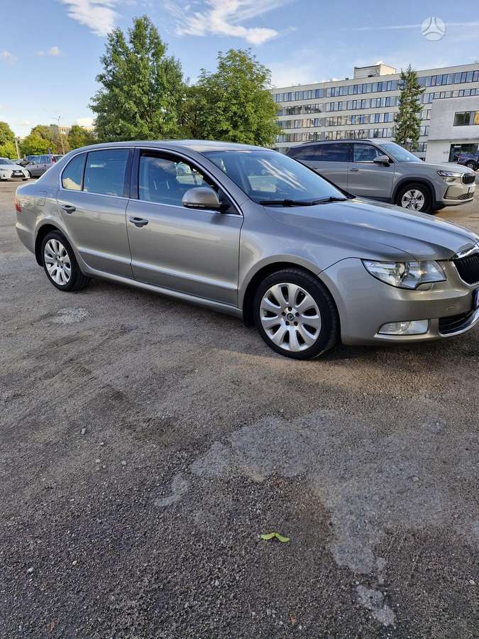 Škoda Superb - 2
