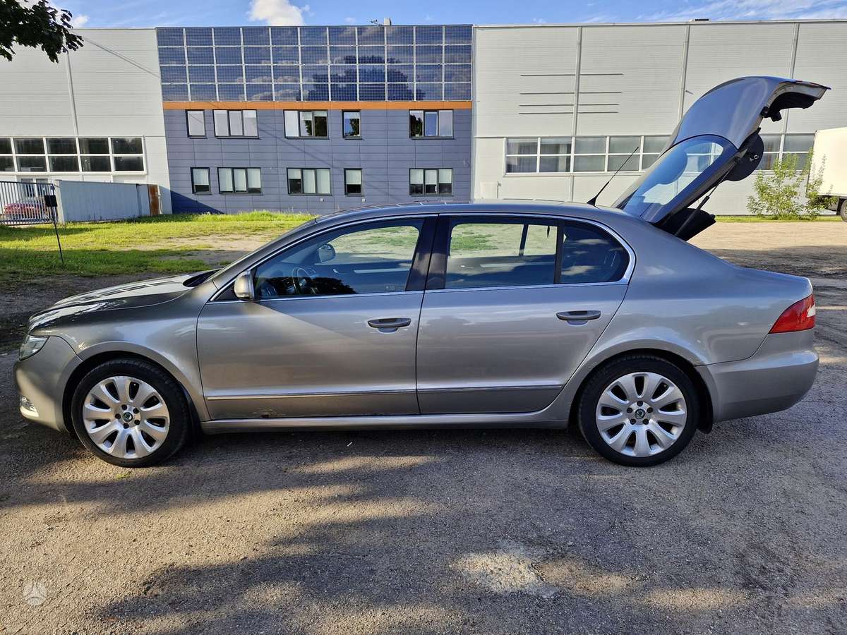 Skoda Superb, 1.8 l., Хэтчбек