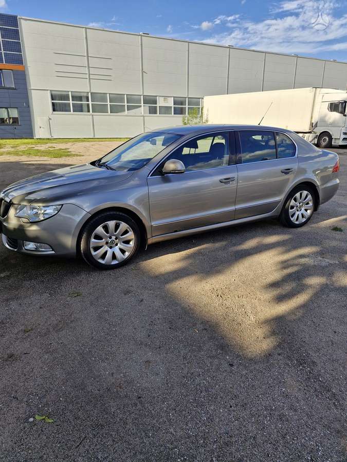 Skoda Superb, 1.8 l., Хэтчбек