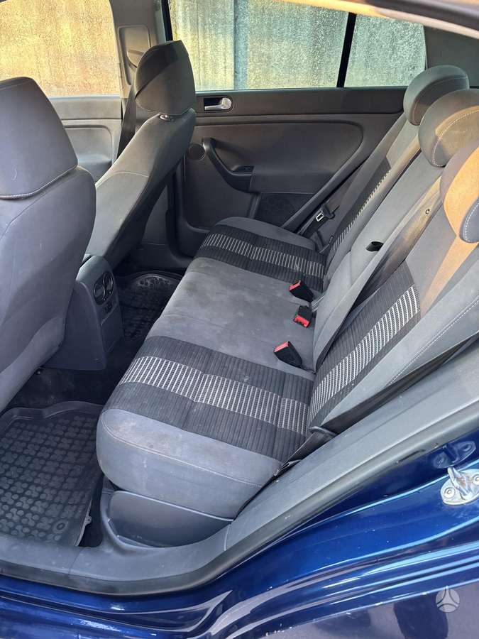 Volkswagen Golf Plus - 9
