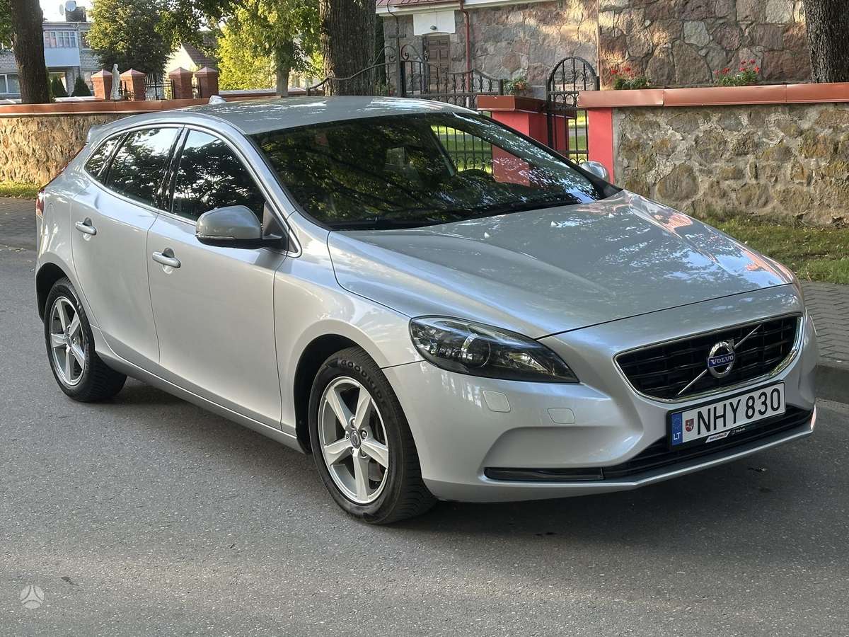 Volvo V40, 2.0 l., hatchback