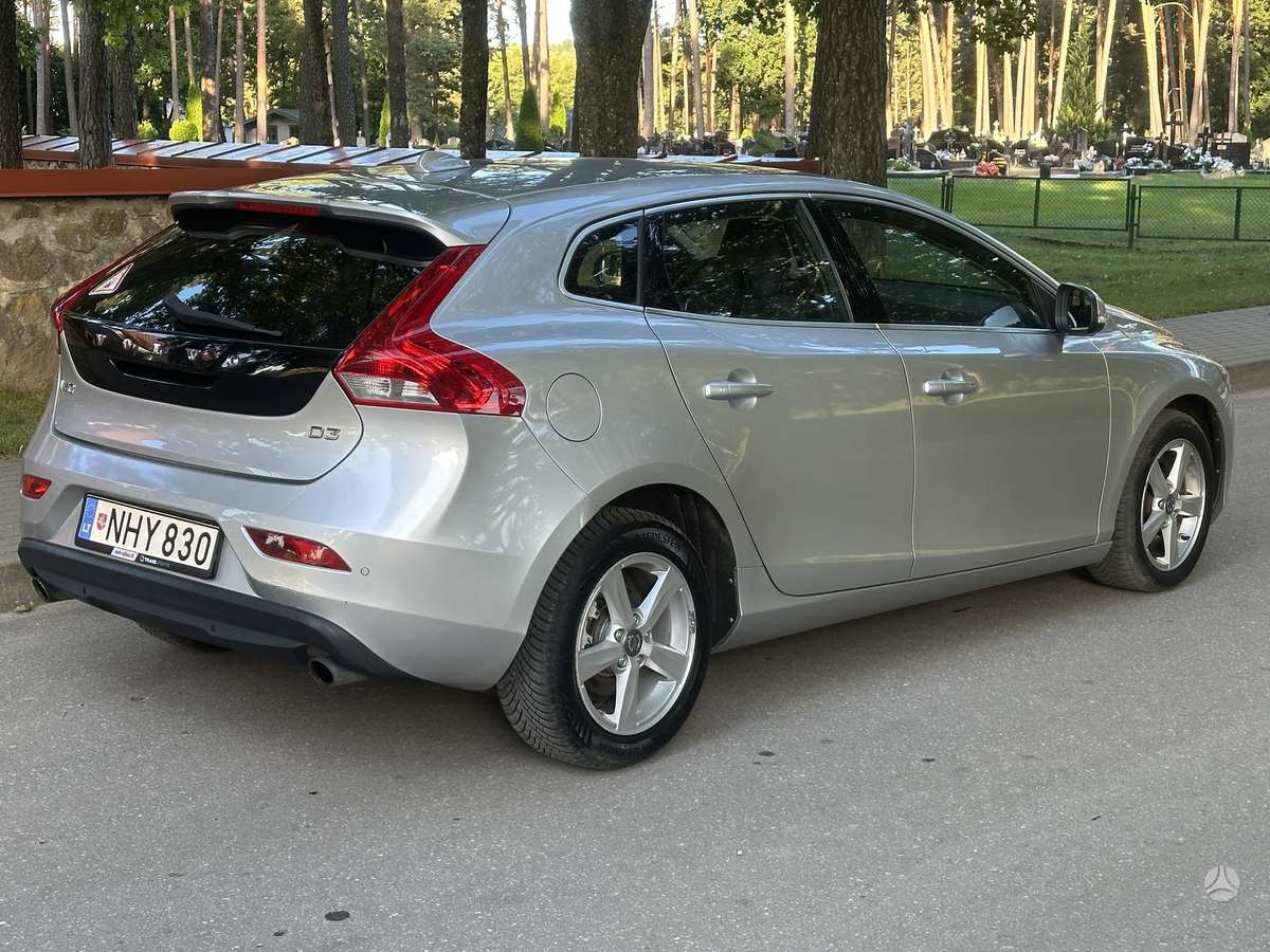 Volvo V40, 2.0 l., hatchback