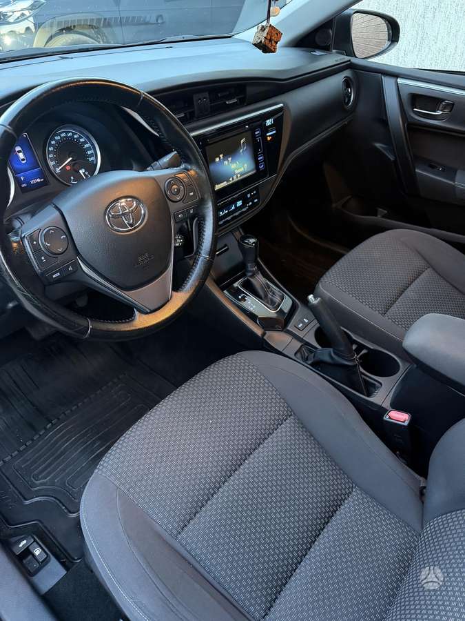 Toyota Corolla - 6