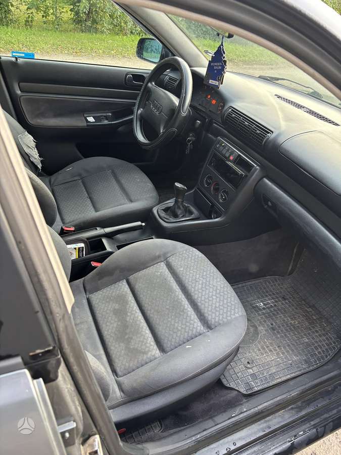 Audi A4, 1.9 l., Седан