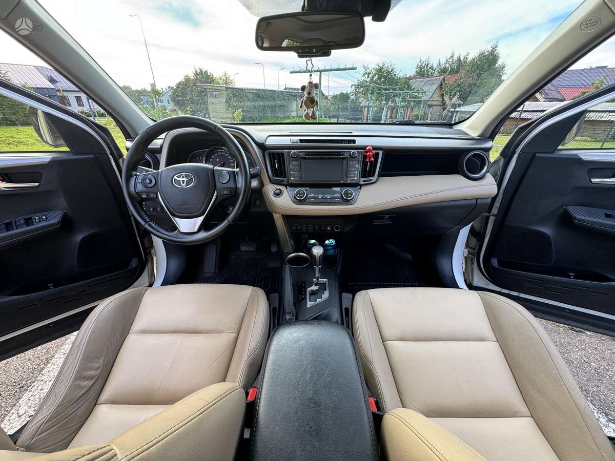 Toyota RAV4 - 10