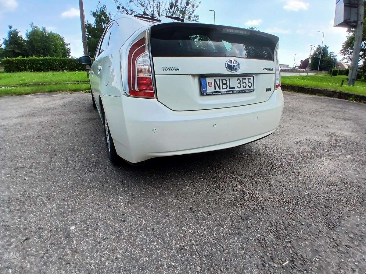 Toyota Prius - 5
