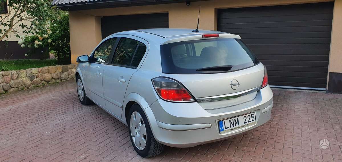 Opel Astra, 1.8 l., hatchback