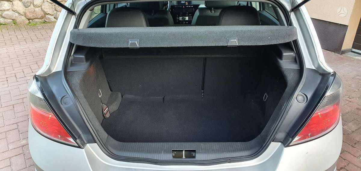 Opel Astra, 1.8 l., hatchback