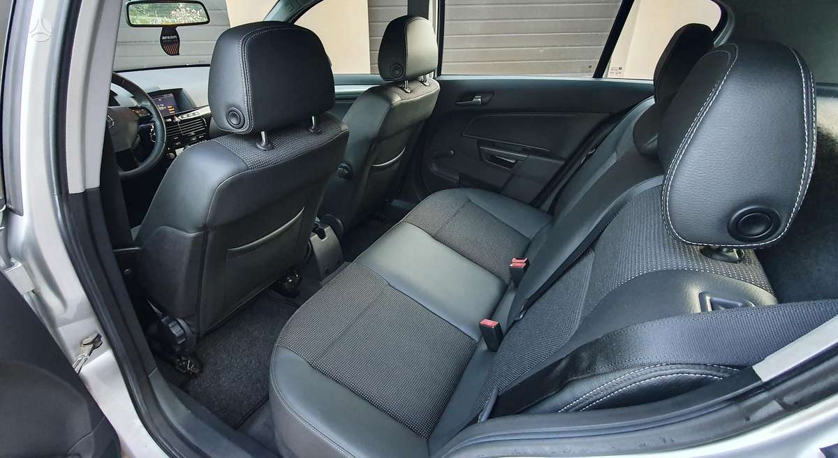 Opel Astra, 1.8 l., Хэтчбек