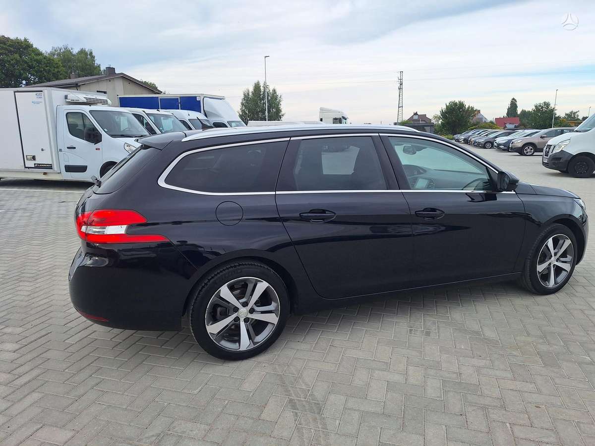 Peugeot 308, 1.2 l., wagon