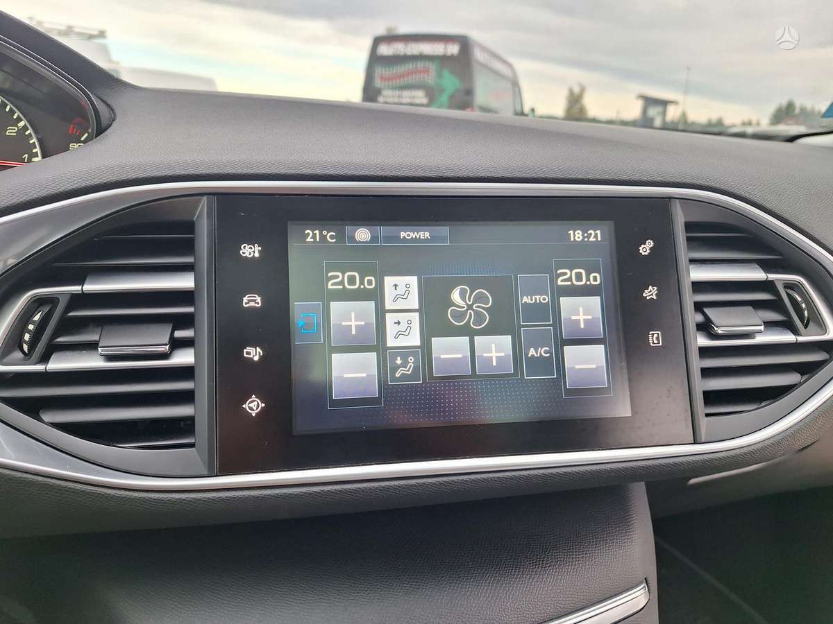Peugeot 308, 1.2 l., Универсал