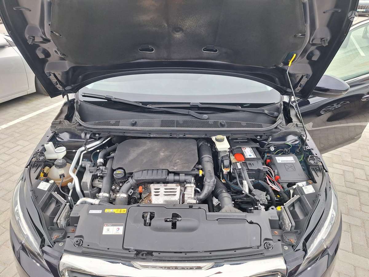 Peugeot 308, 1.2 l., Универсал