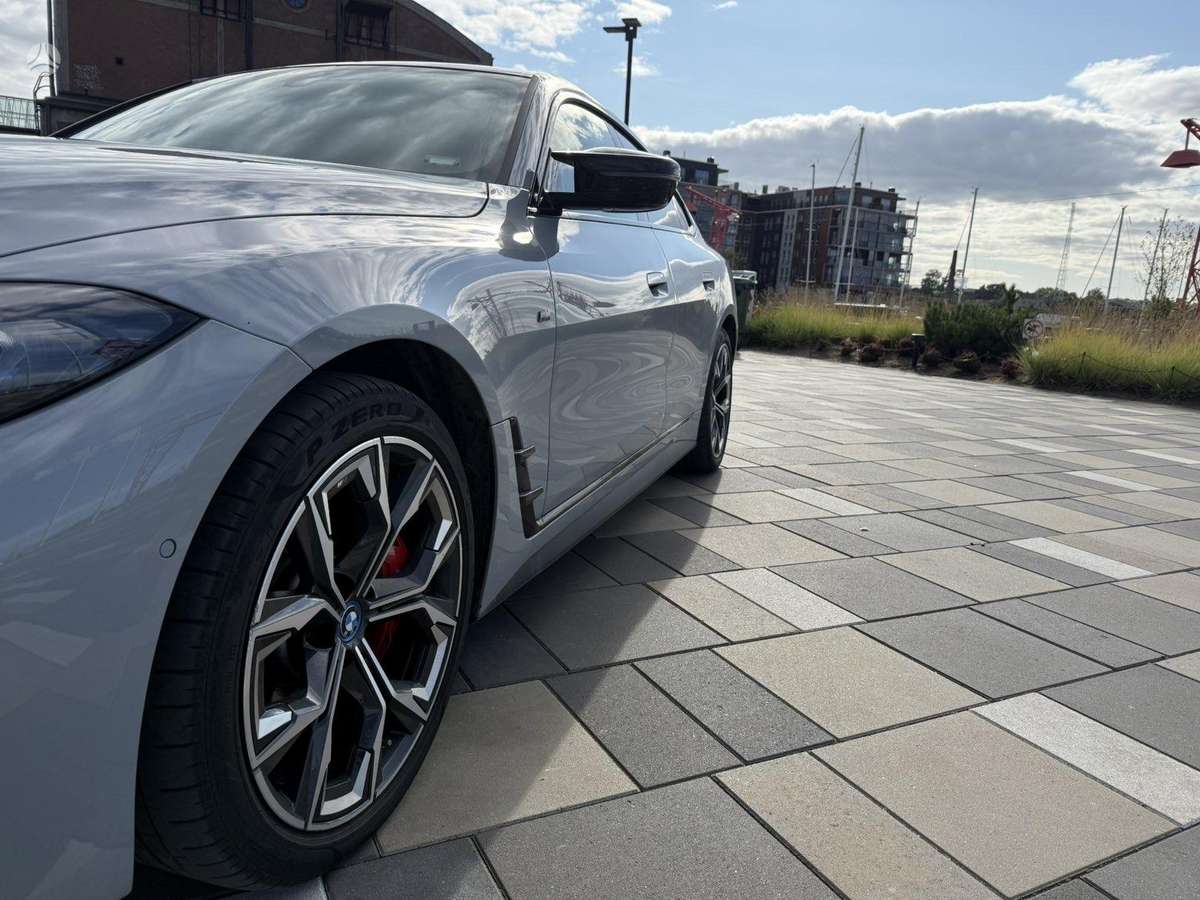 BMW i4, 84 kWh, coupe