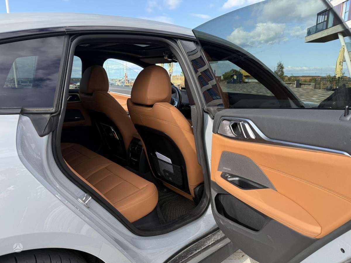 BMW i4, 84 kWh, coupe